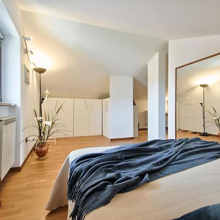 5 Miglia Apartment La Mansarda A Collegno Dış mekan fotoğraf